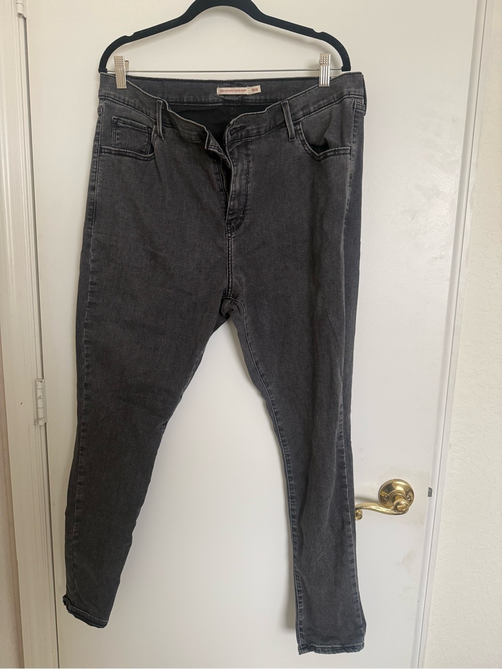 Levi's Women's Charcoal Skinny Jeans